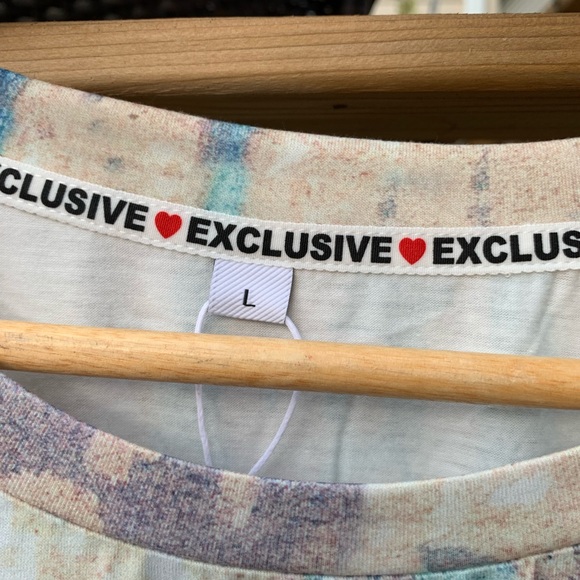 NWT Abstract Printed Long sleeve Top - Picture 3 of 4